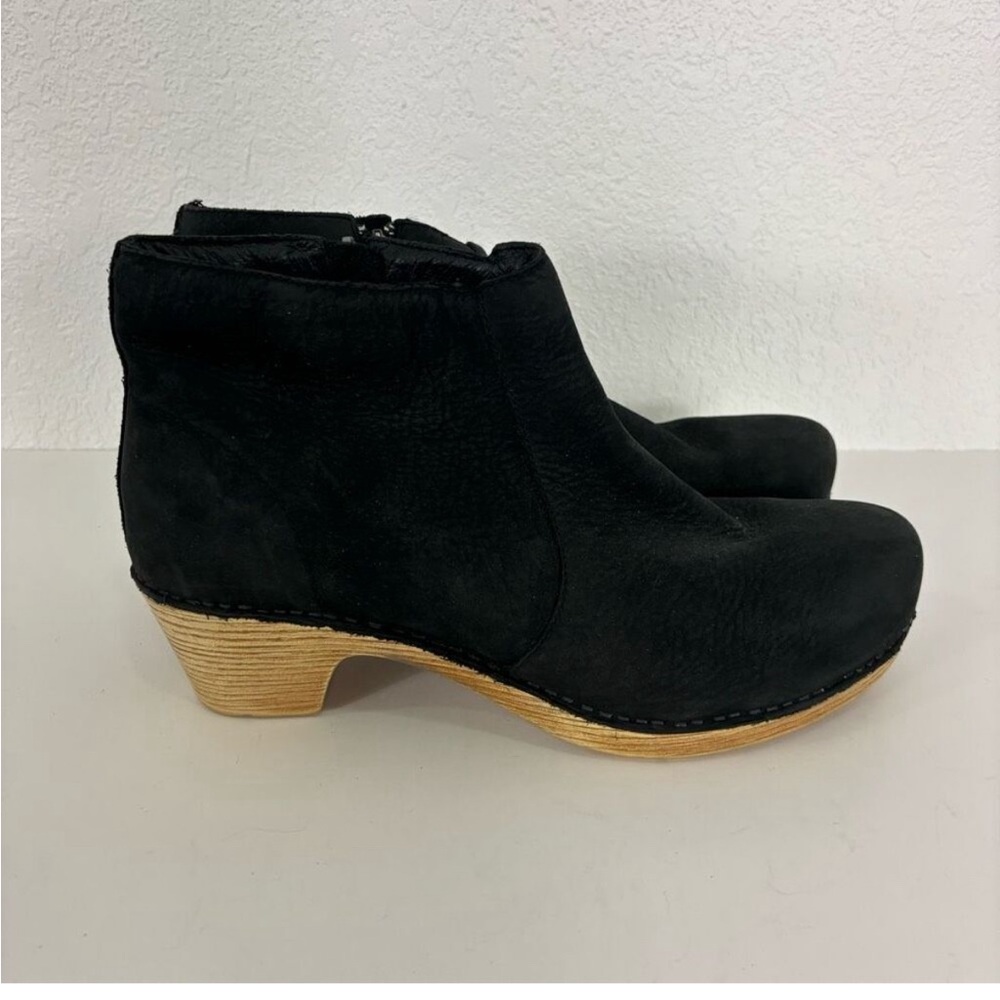 Dansko Black Suede with Low Wooden Heeled Ankle Nubuck Maria Booties
